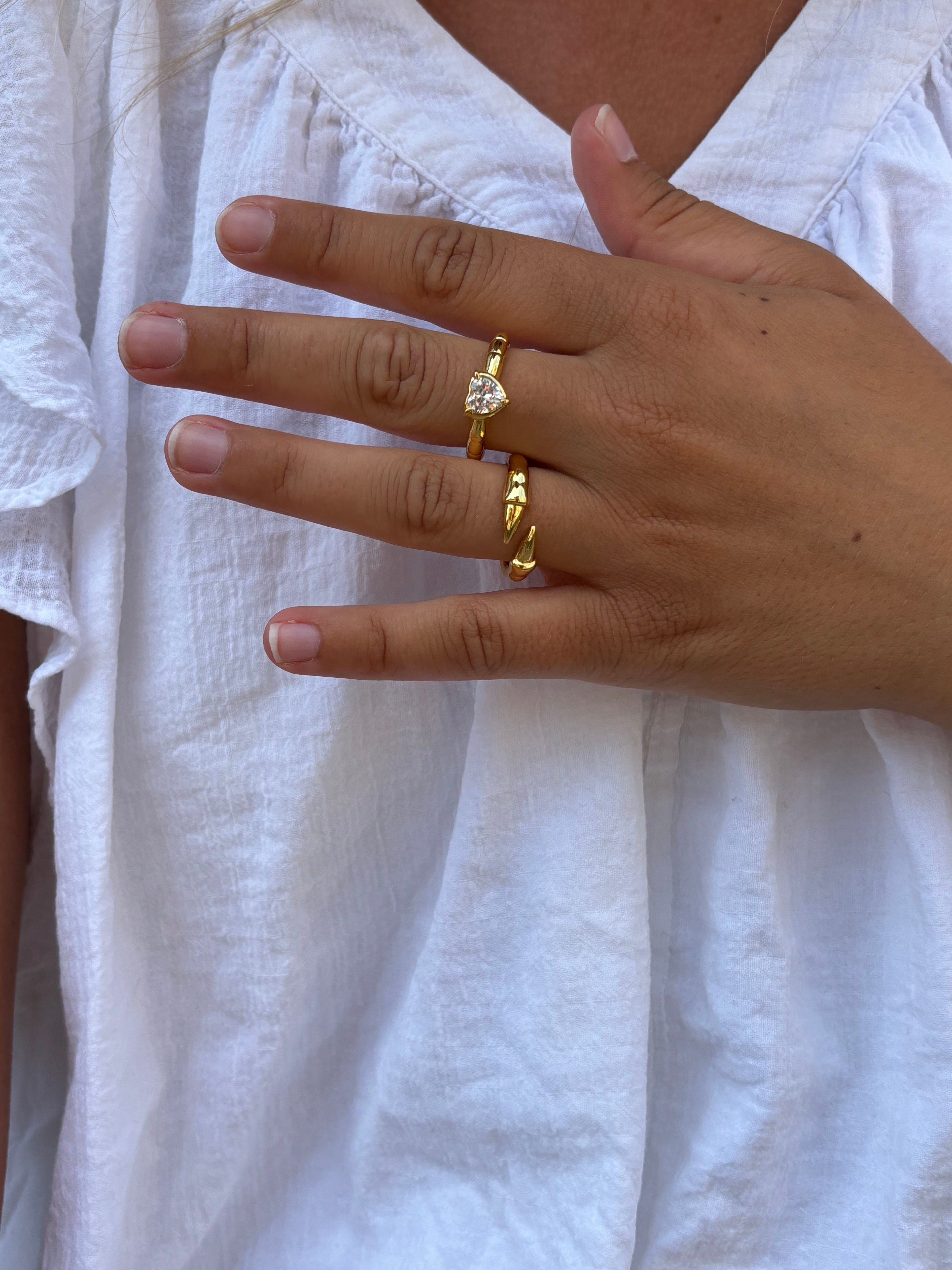 Heart Claw Stone Ring