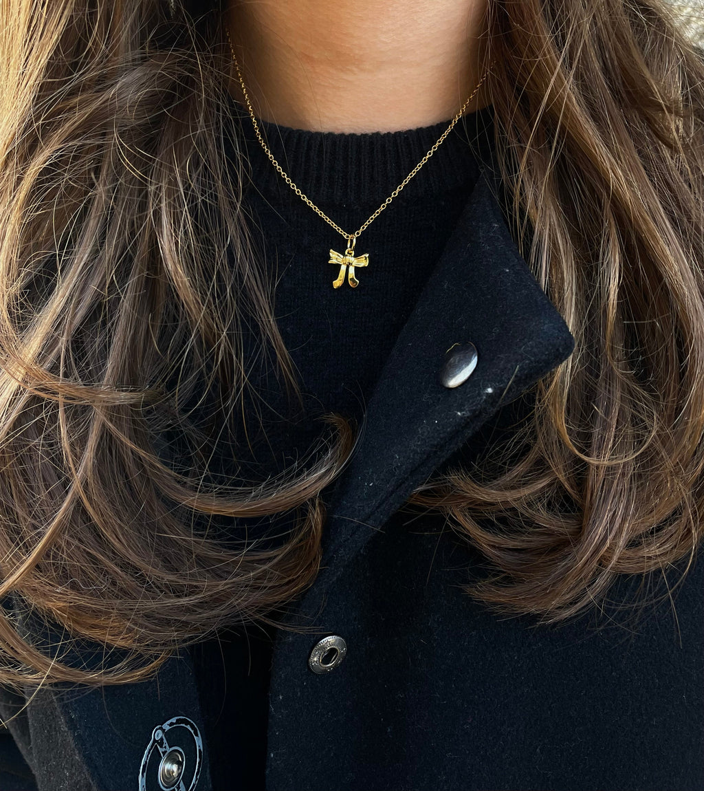 Bow Necklace