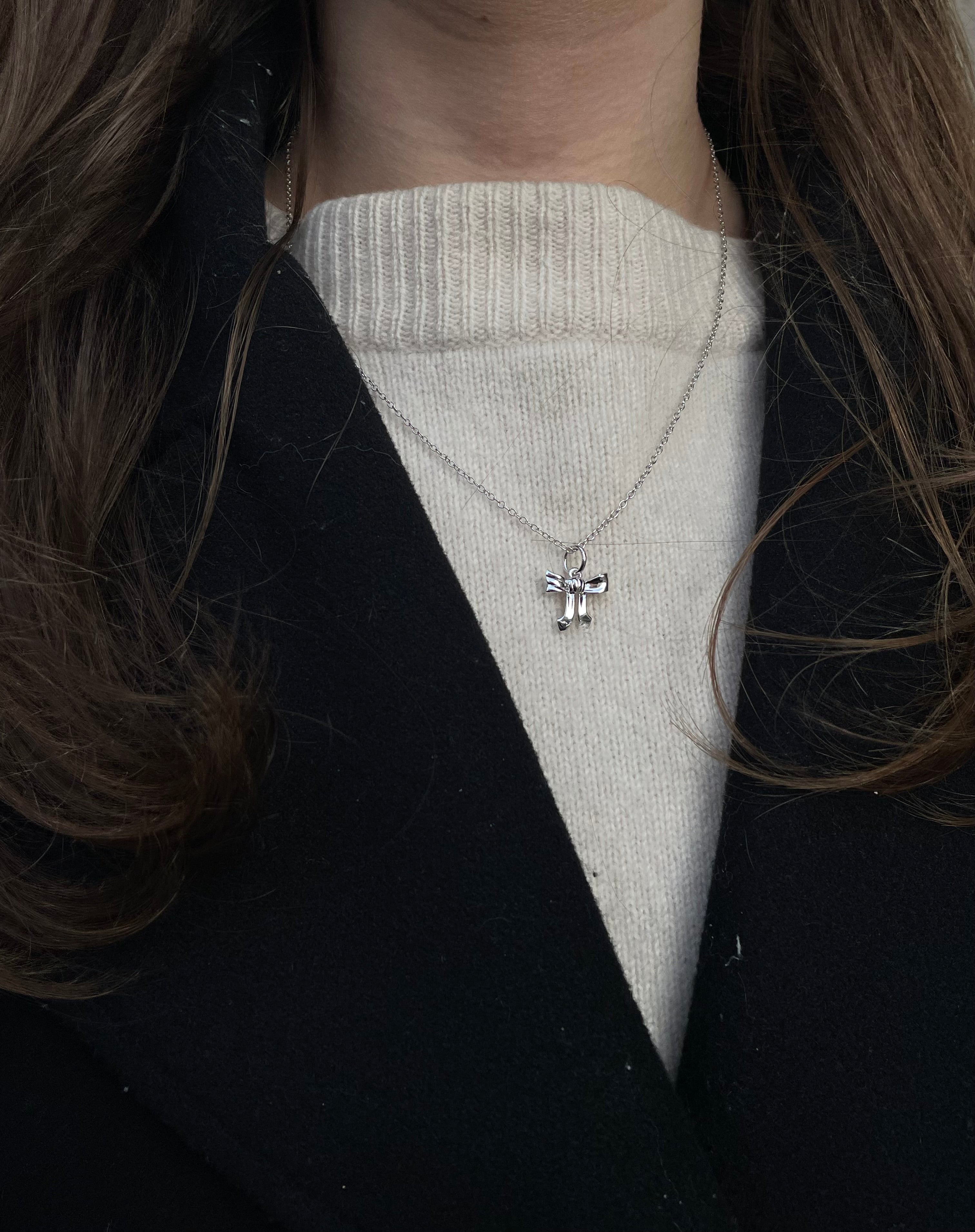 Bow Necklace